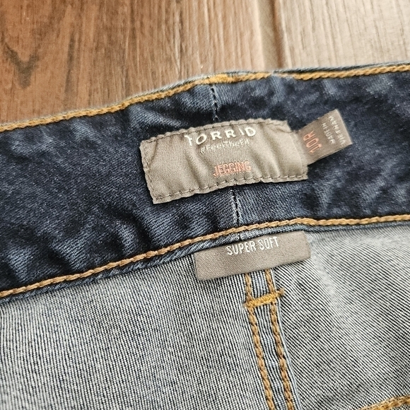 Torrid Button Fly Dark Wash Denim Blue High Waisted Jegging 10R Rinse Jeans - Picture 7 of 12